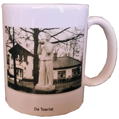 Historisch Holten Mok "De Toerist" met alle info-scan de QR